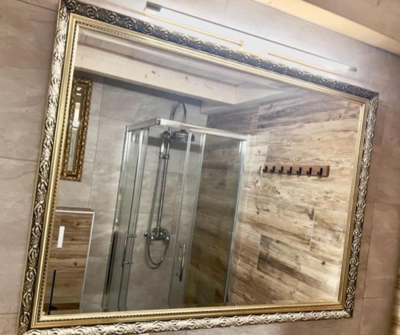 Chic Small New Apartment Up To 4 People, Pets Allowed Lens Dış mekan fotoğraf