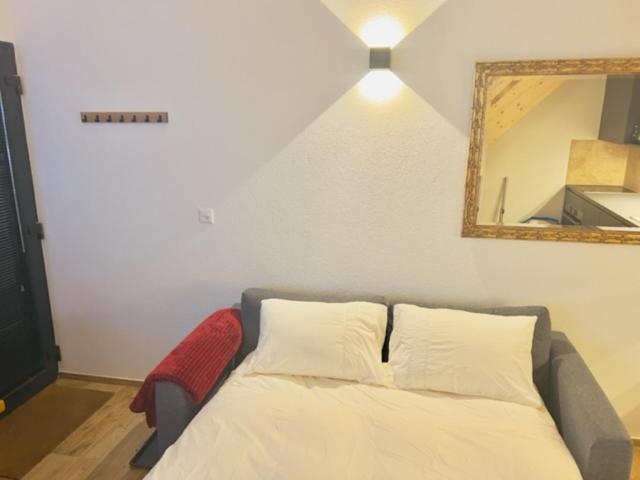 Chic Small New Apartment Up To 4 People, Pets Allowed Lens Dış mekan fotoğraf